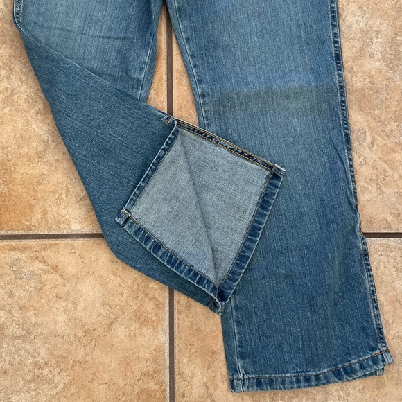 Old Navy Vintage Crop Cut 100% Cotton Jeans (Size 8) NWT - Picture 4 of 8
